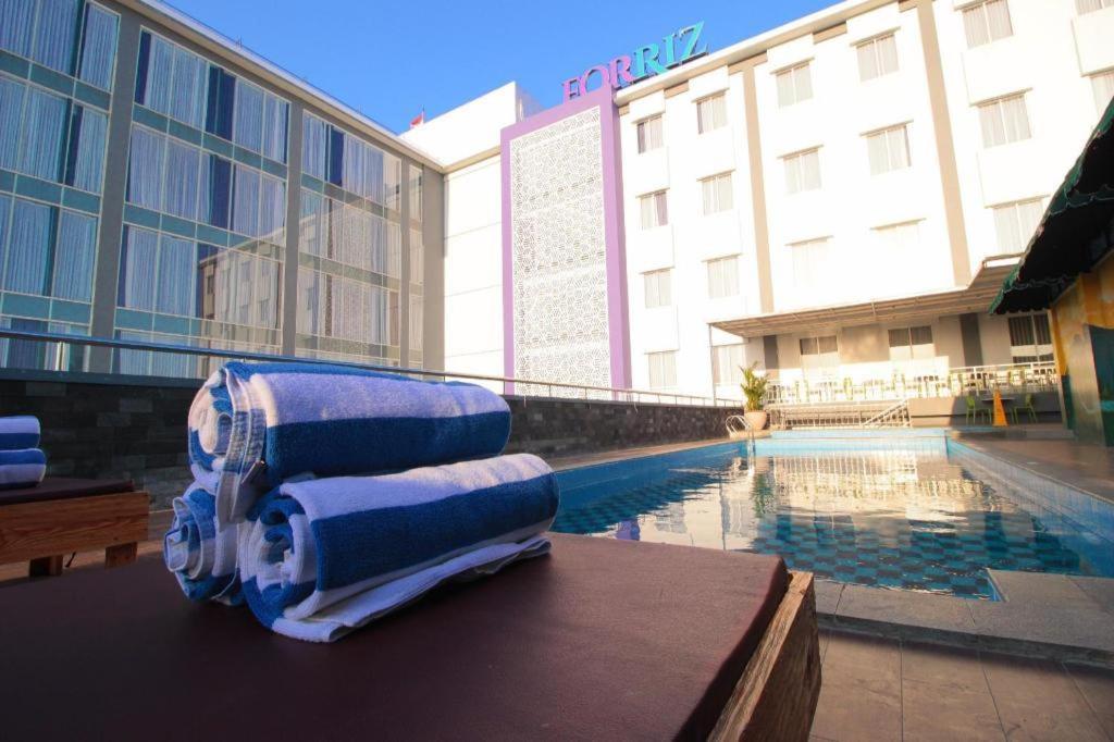 Forriz Hotel Yogyakarta Exterior photo
