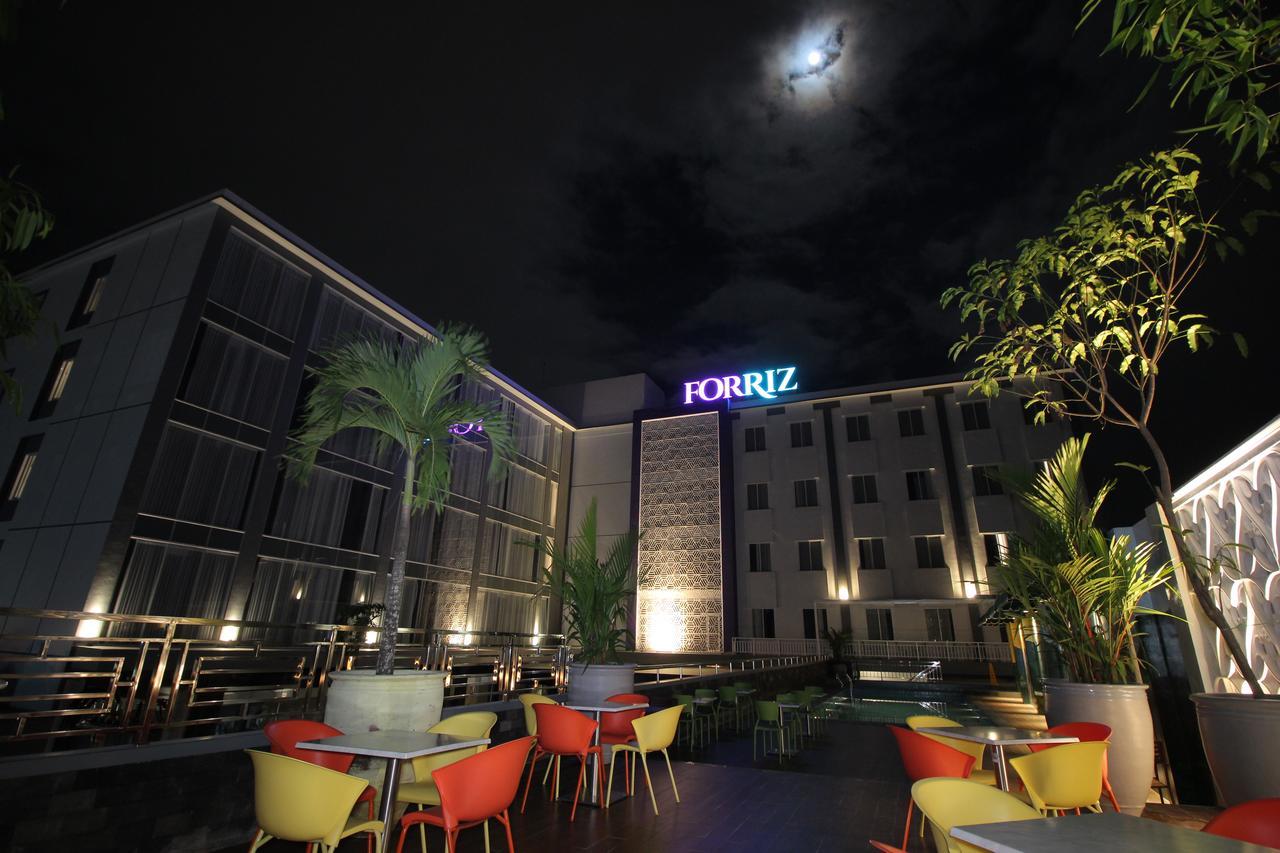 Forriz Hotel Yogyakarta Exterior photo