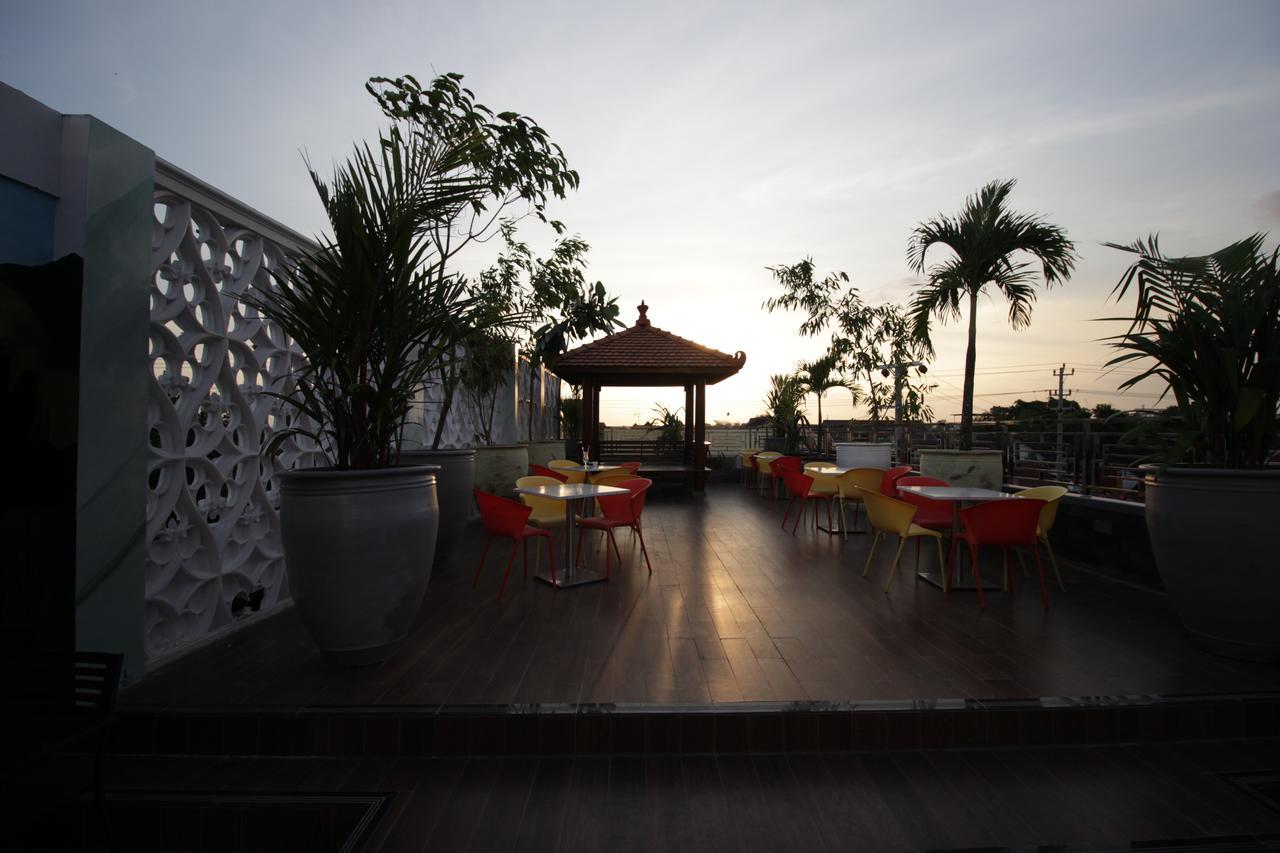 Forriz Hotel Yogyakarta Exterior photo