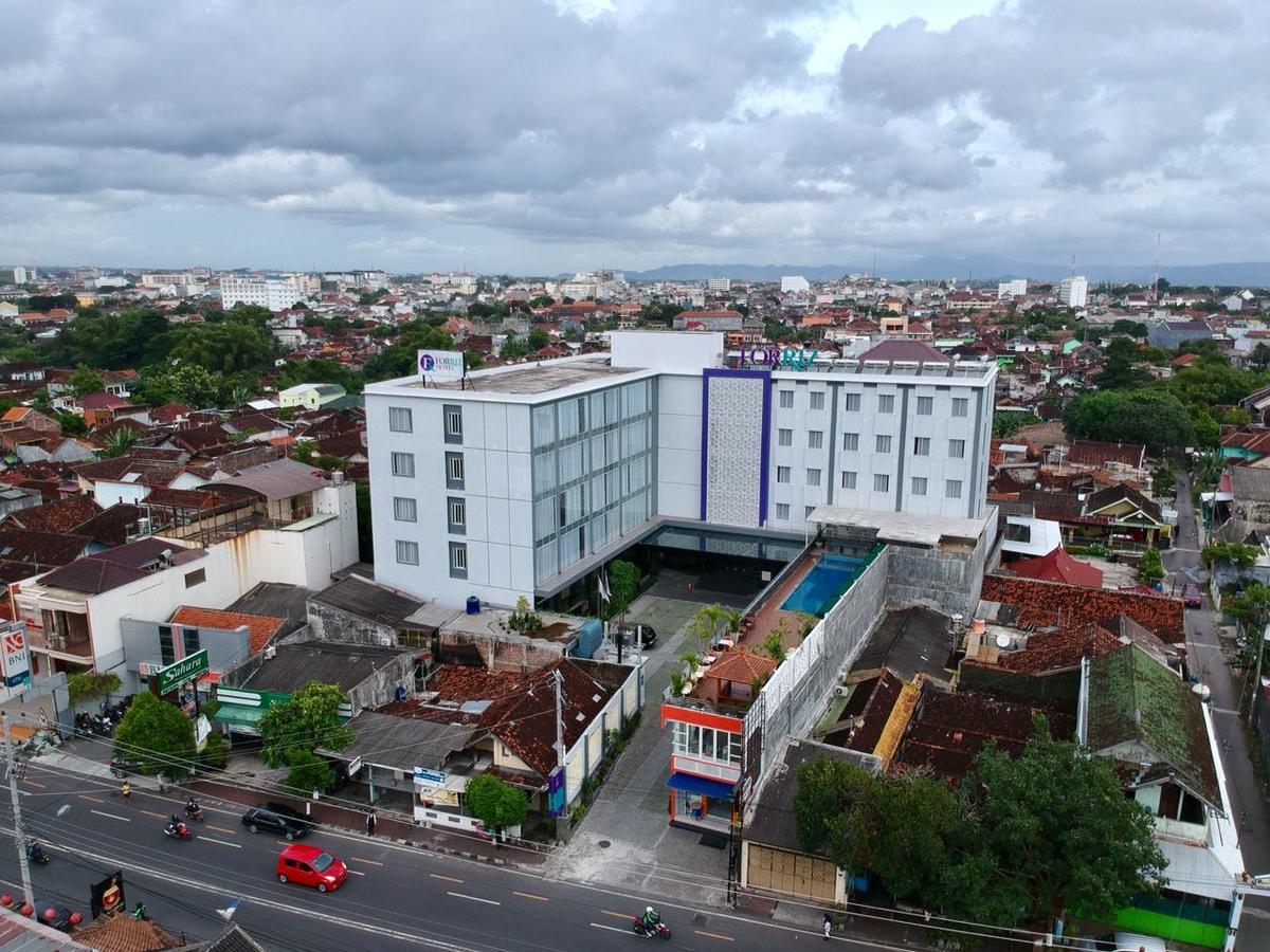 Forriz Hotel Yogyakarta Exterior photo